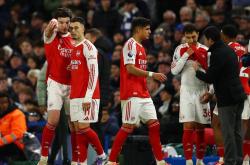 包含阿森纳四强战血战上海海港，萨拉赫砍下5记关键球，全场沸腾的词条