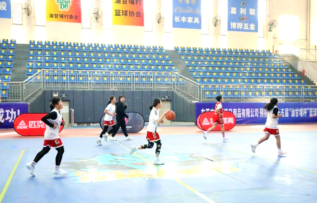 关于中国篮球盛事再掀热潮，球迷热情高涨的信息